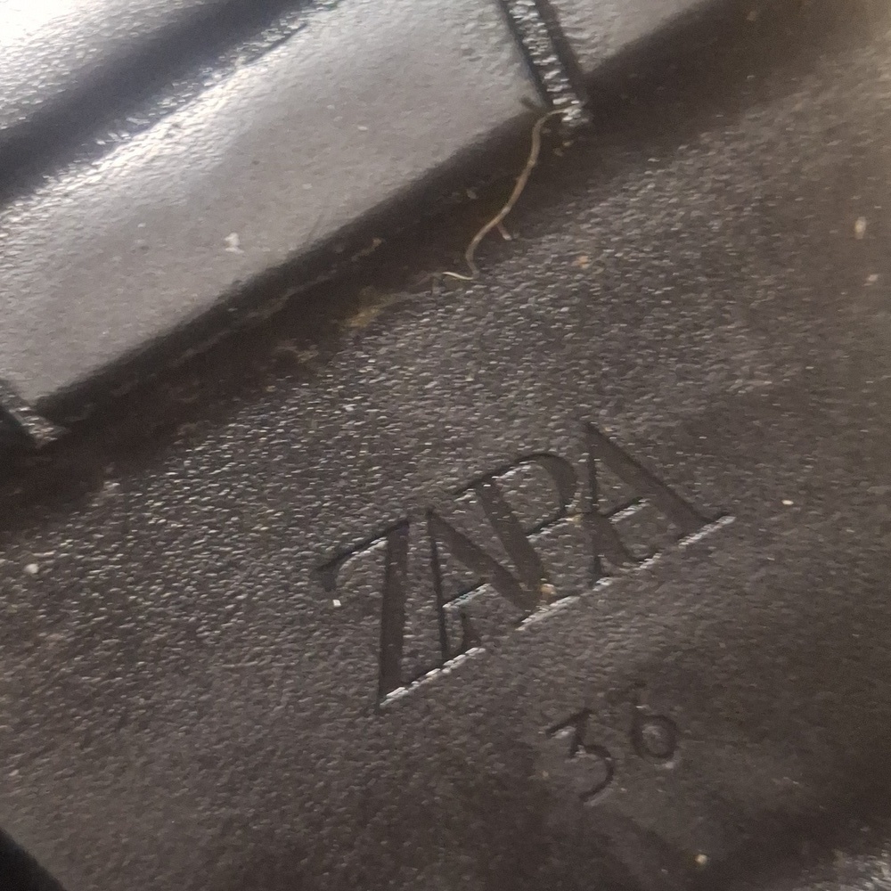Zara Chunky Lug Sole Rhinestone Heart Buckle Chelsea Boots SZ 6 - Picture 11 of 13